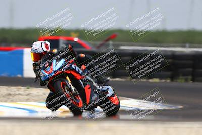 media/Jun-07-2025-TrackDaz (Sat) [[4413525952]]/B Group/1220pm (Turn 1)/